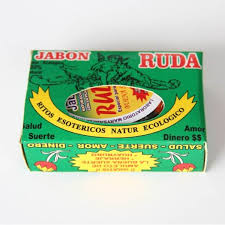 Jabón ruda con amuleto